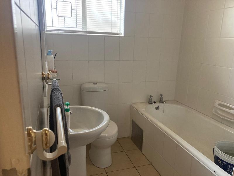 To Let Commercial Property for Rent in Newton Park Eastern Cape